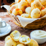 Pão de queijo de ricota e chia