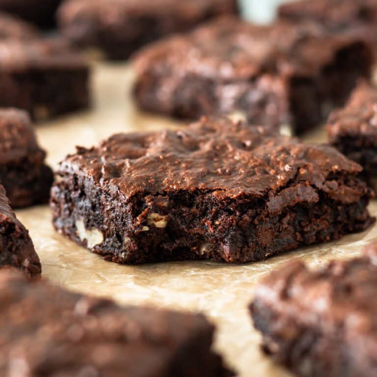 Brownie de batata doce: cremoso, saudável e sem farinha, feito com cacau 100%, adoçantes naturais e rico em fibras